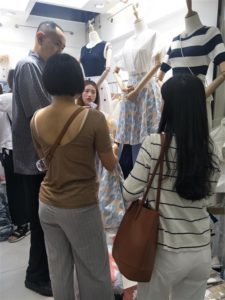 Thailand Wholesaler Buy From Guangzhou Clothing Market Resell Lazada